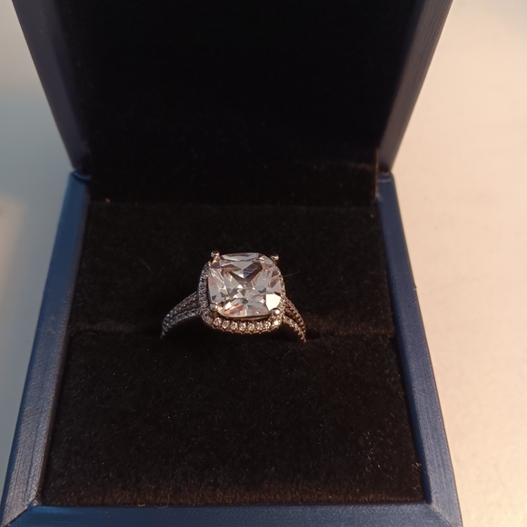 Elegant Silver Women's Ring Set - Picture 5 of 7